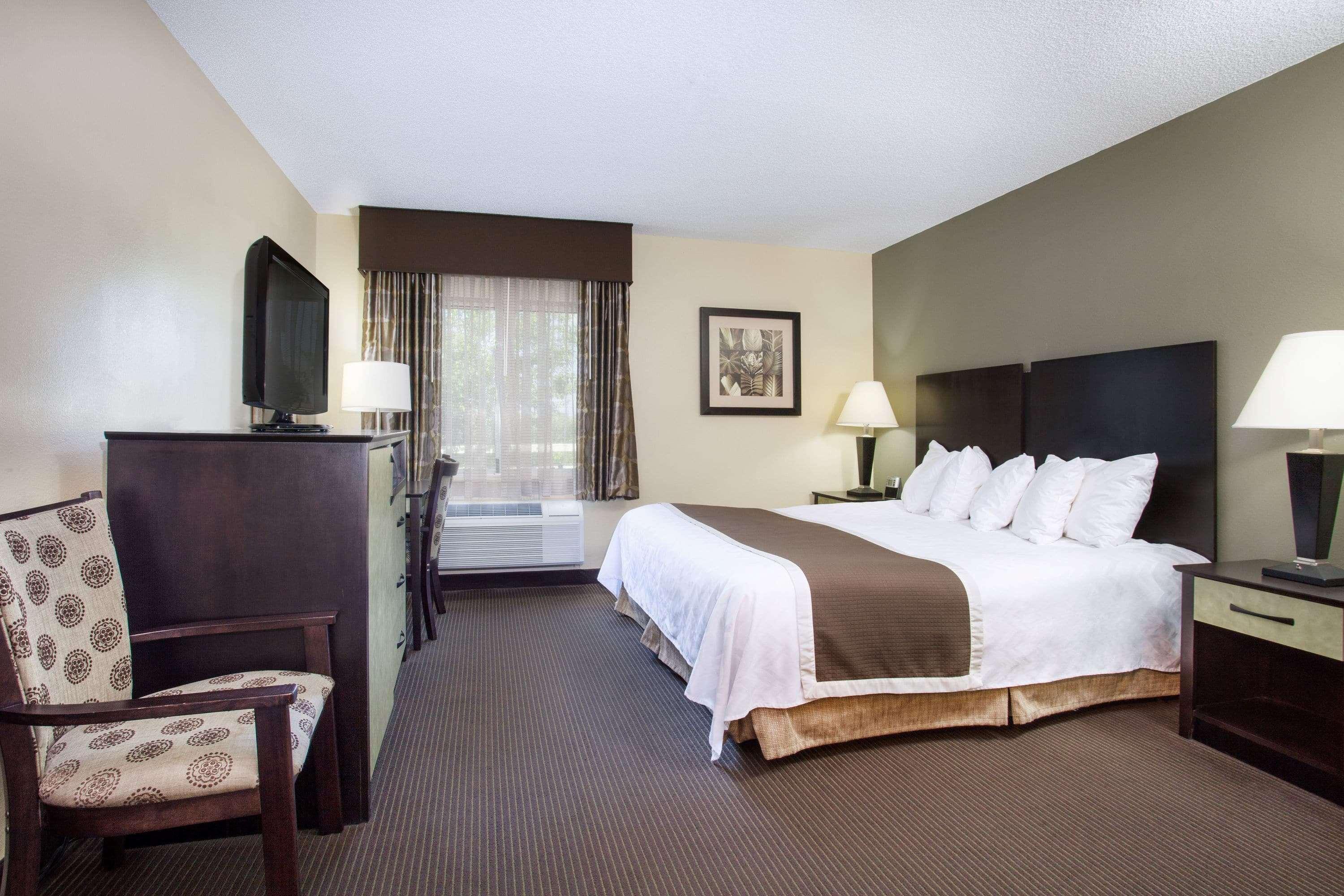 Baymont By Wyndham Dale Hotel Екстериор снимка