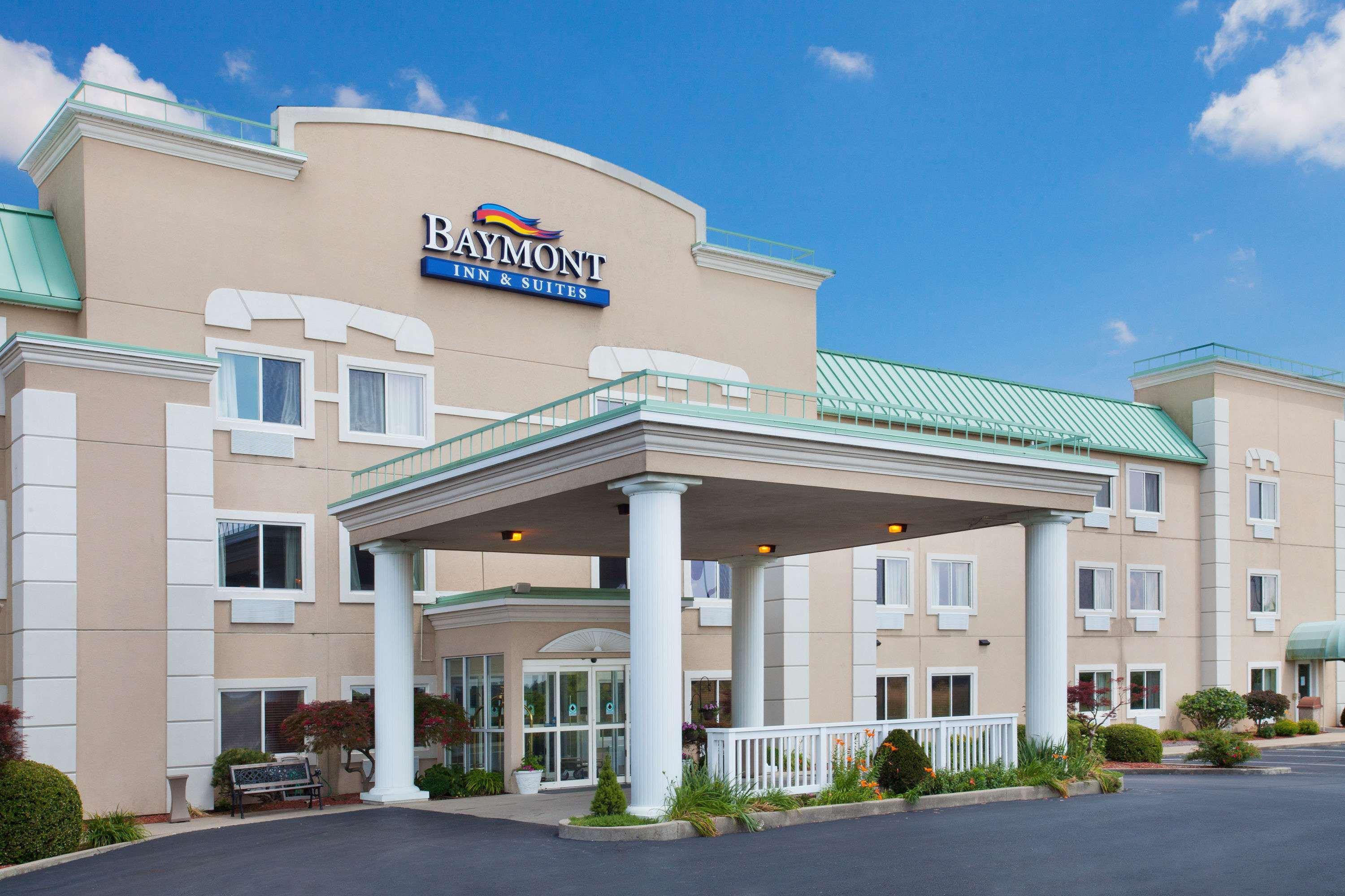Baymont By Wyndham Dale Hotel Екстериор снимка